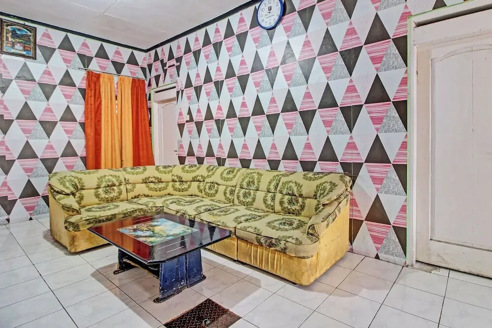 Караганьяр: OYO 92759 Penginapan Piji Kembar
