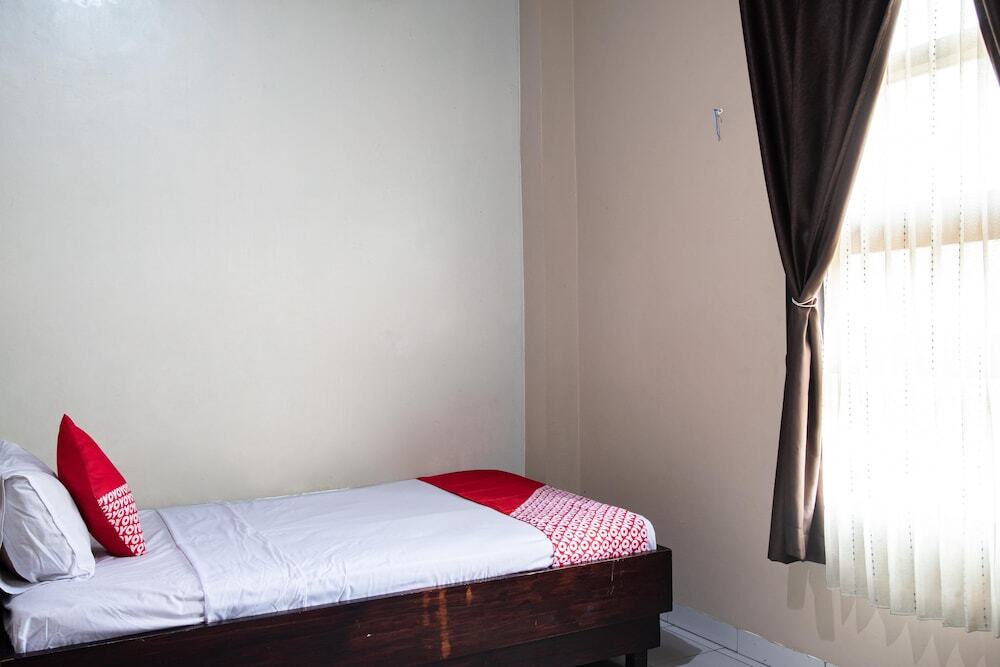 Палембанг: OYO 92588 Grand Lie Cost Syariah