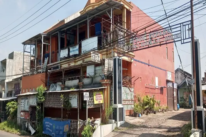Маланг: SPOT ON 92743 Kost Elisabeth Syariah