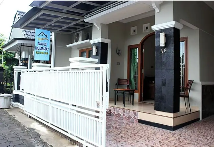 Джокьякарта: EXPRESS O 92106 Nayus Homestay Syariah