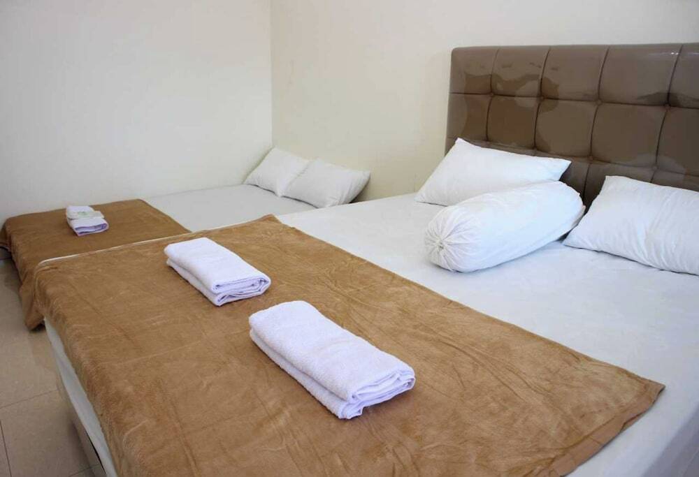 Джокьякарта: EXPRESS O 92106 Nayus Homestay Syariah