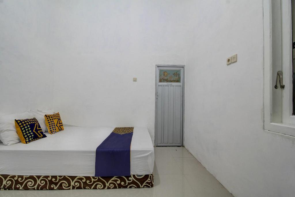 Кедири: Super OYO 92118 Alif House Syariah 2