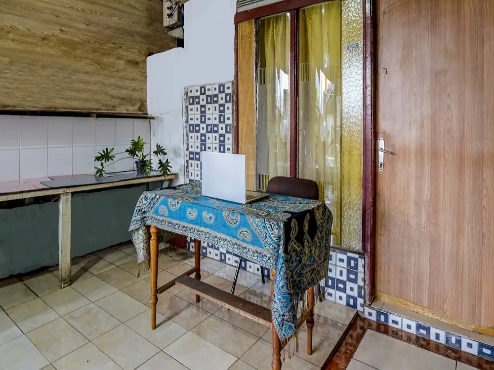 Сурабая: OYO 92270 Grand Village Syariah