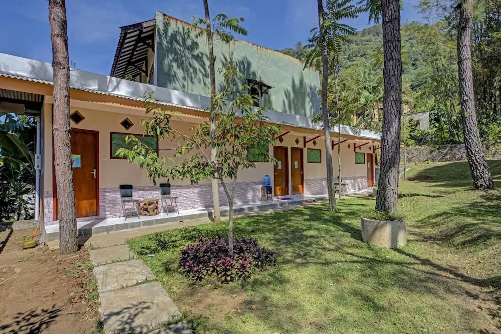 Травас: OYO 3208 Villa Inn App Trawas Bintaro Syariah
