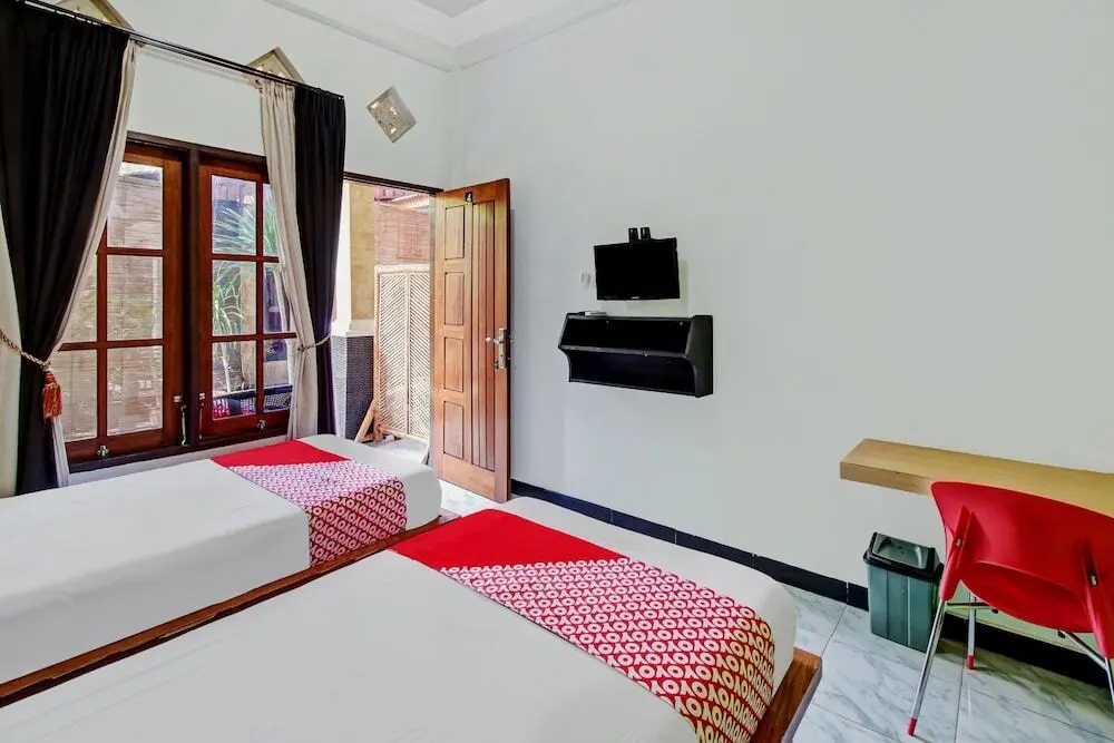 Матарам: Oyo 90672 Adhya Guest House Lombok