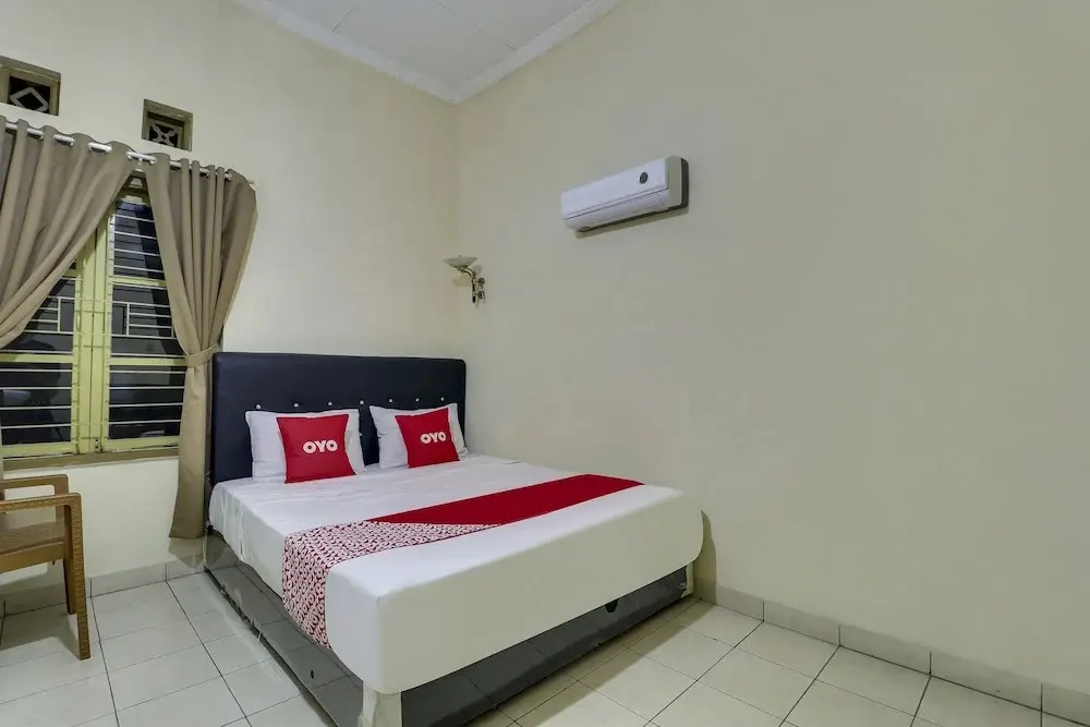 Матарам: Oyo 90672 Adhya Guest House Lombok
