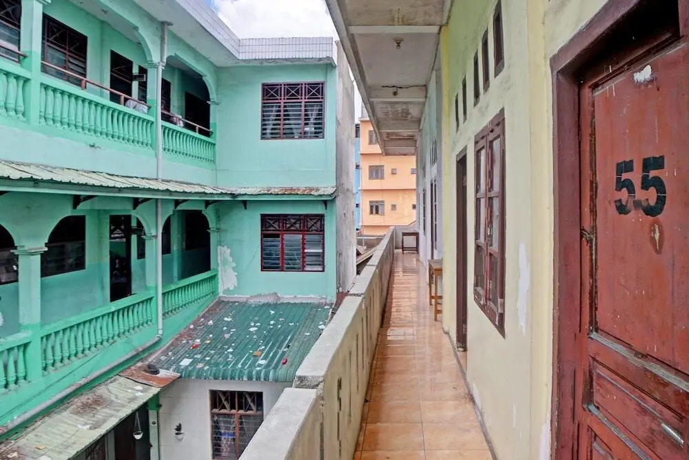 Медан: SPOT ON 91966 Onasis Syariah Inn