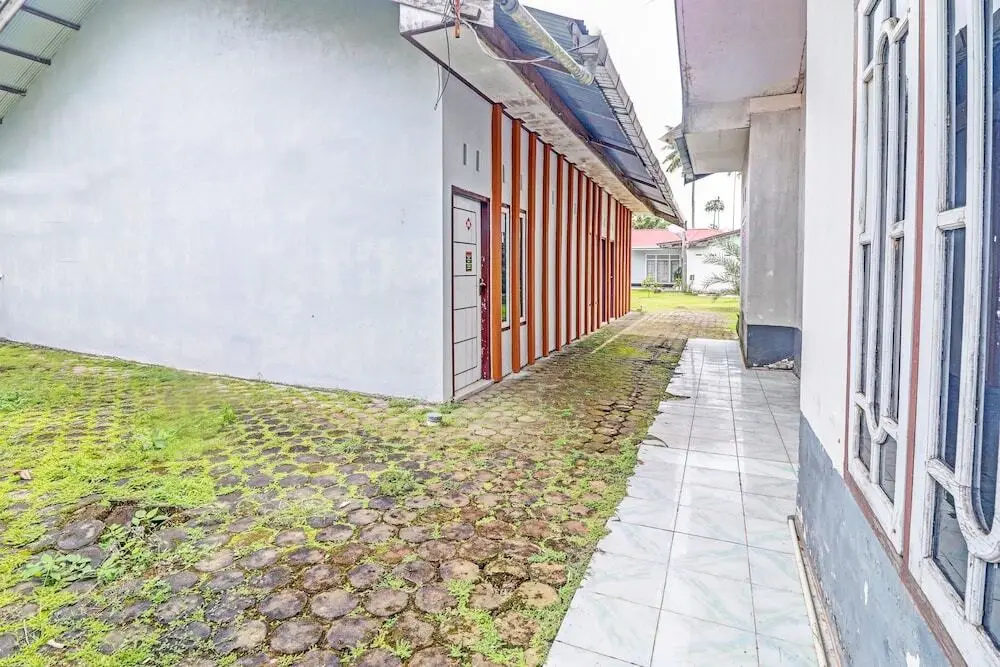 Джамби: OYO 92056 Asri Kost Syariah