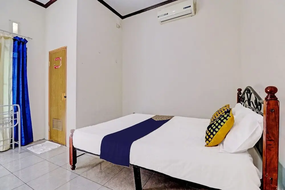 Джамби: OYO 92056 Asri Kost Syariah