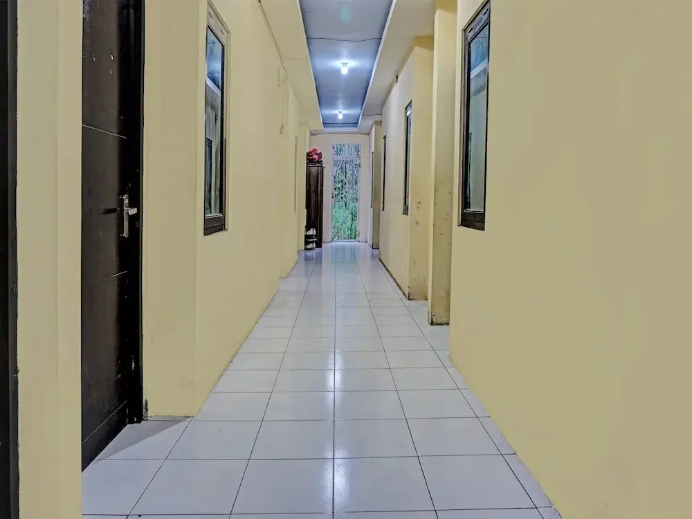 Джомбанг: OYO 91683 Wijaya Kusuma Homestay