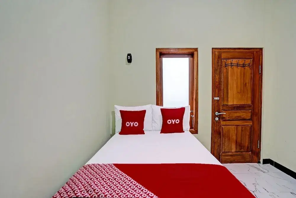 Мадиун: OYO Life 92043 Kost Barokah Syariah Madiun