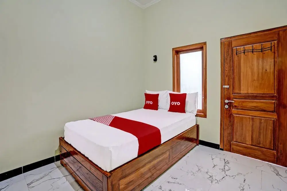 Мадиун: OYO Life 92043 Kost Barokah Syariah Madiun