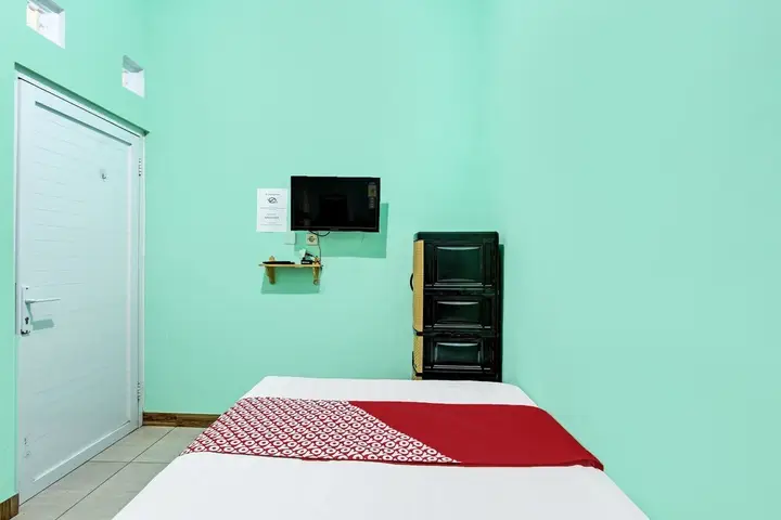 Джокьякарта: OYO 92521 Guest House Inayah Syariah