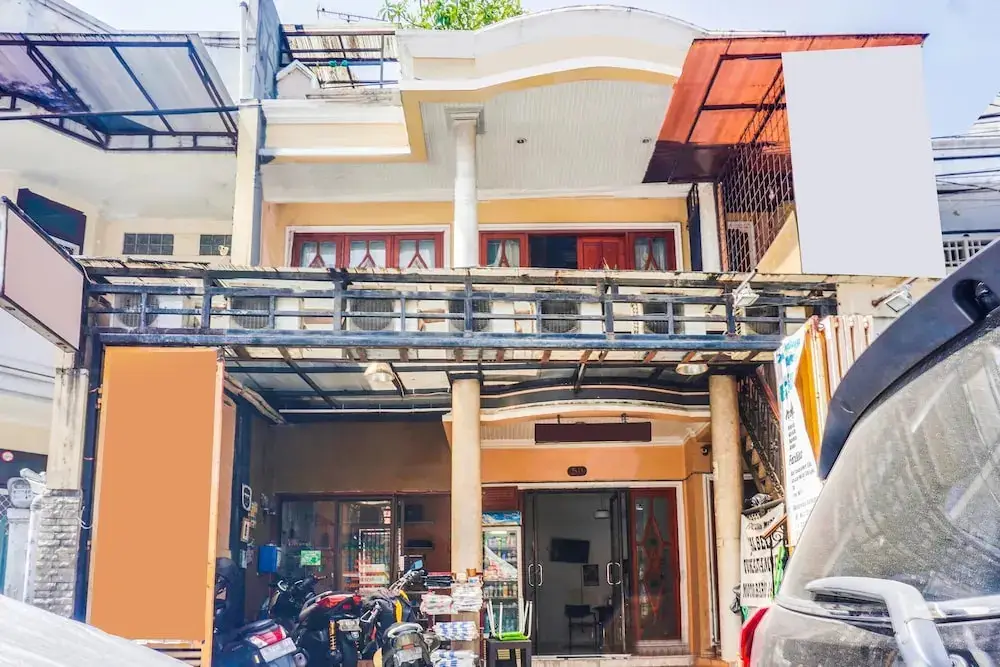 Джакарта: OYO 91754 Wisma Tiqita Syariah Near Pasar Tanah Abang