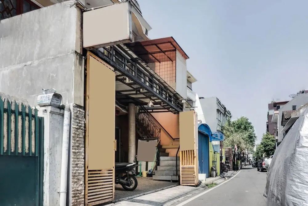 Джакарта: OYO 91754 Wisma Tiqita Syariah Near Pasar Tanah Abang
