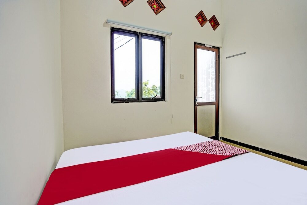Нгебель: OYO 92049 D'jamus Resort Telaga Ngebel