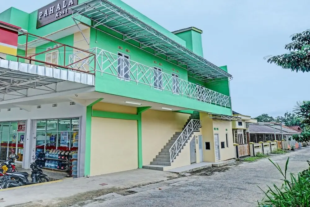 Прабумулих: OYO 92293 Pahala Syariah Residence