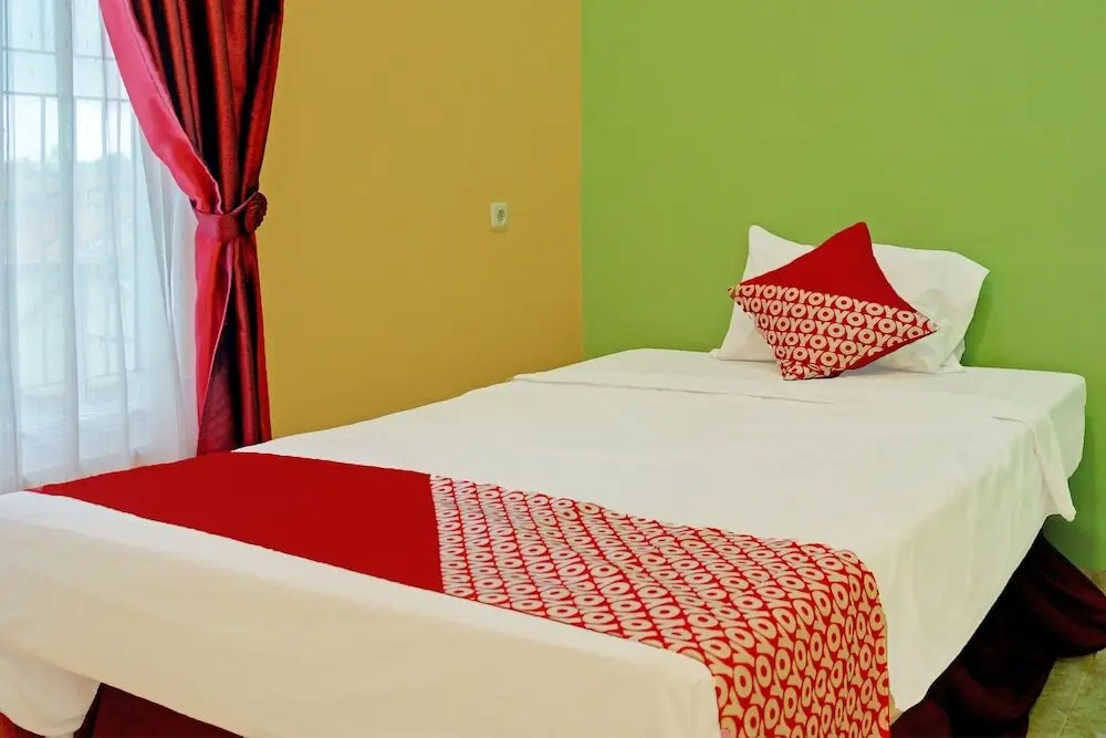 Прабумулих: OYO 92293 Pahala Syariah Residence