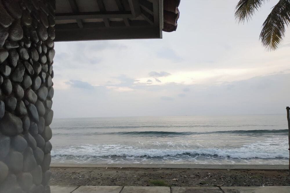 Чианджур: OYO 3303 Penginapan Putri Asih Sawarna