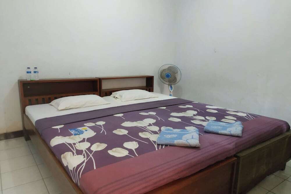 Чианджур: OYO 3303 Penginapan Putri Asih Sawarna