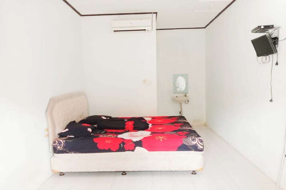 Чианджур: OYO 3303 Penginapan Putri Asih Sawarna