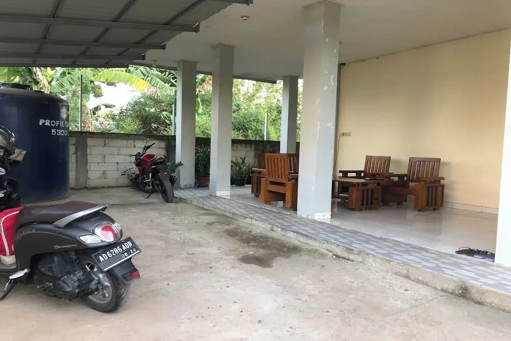 Лабуан-Баджо: OYO 92608 Penginapan Mc Lodge