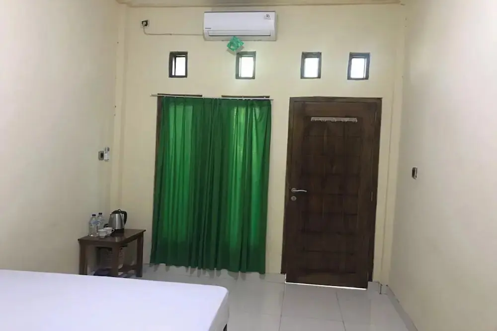 Лабуан-Баджо: OYO 92608 Penginapan Mc Lodge
