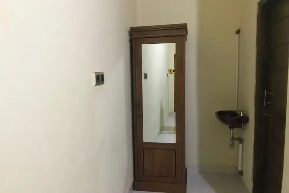 Лабуан-Баджо: OYO 92608 Penginapan Mc Lodge
