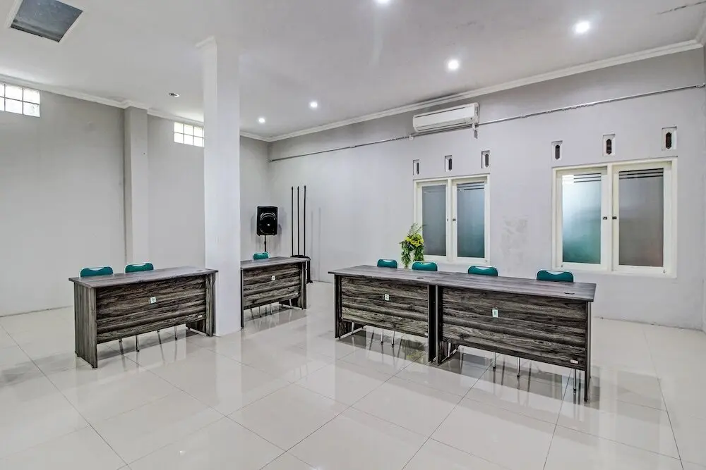Пурвокерто: Capital O 92250 Hall & Guesthouse Kowapi Syariah