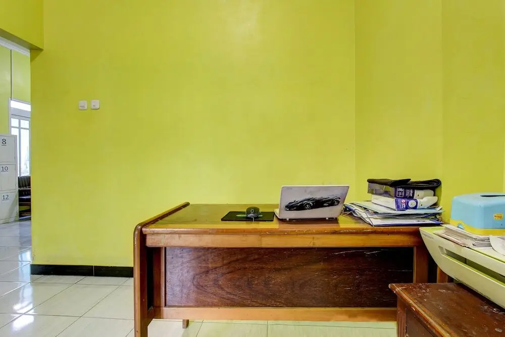 Семаранг: SPOT ON 92611 Lobak Hostel CapsuleNearAyam Goreng Terowongan