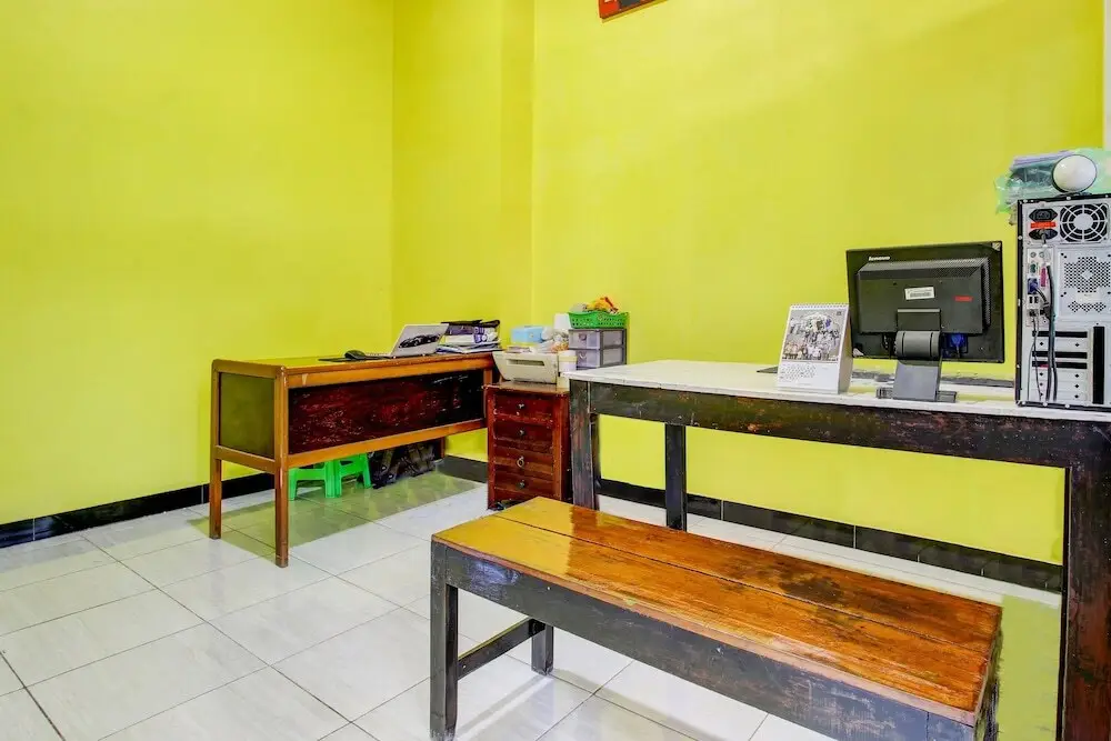 Семаранг: SPOT ON 92611 Lobak Hostel CapsuleNearAyam Goreng Terowongan