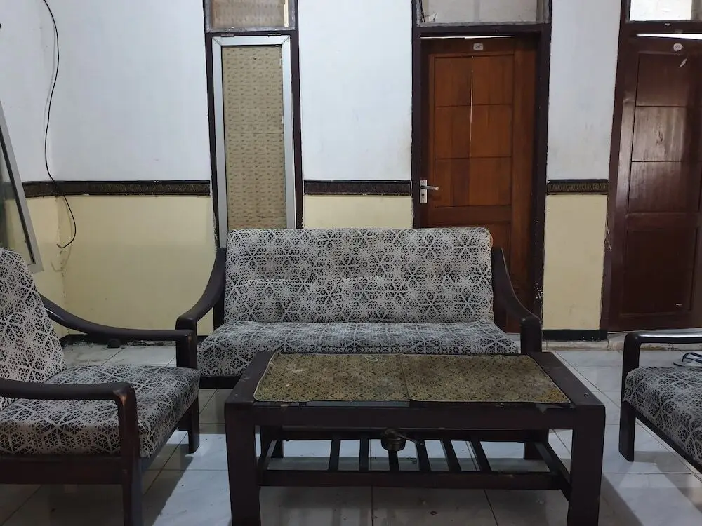 Маланг: OYO Life 92622 Jatiluhur Kost Syariah