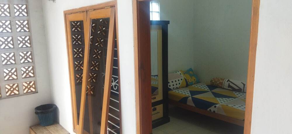 Сукабуми: SPOT ON 92532 Penginapan Hj Lilis Syariah