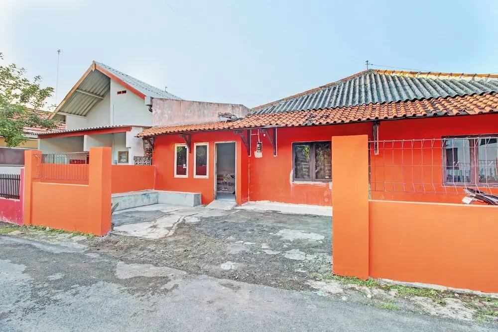 Семаранг: SPOT ON 92539 Luqman Kostel Syariah
