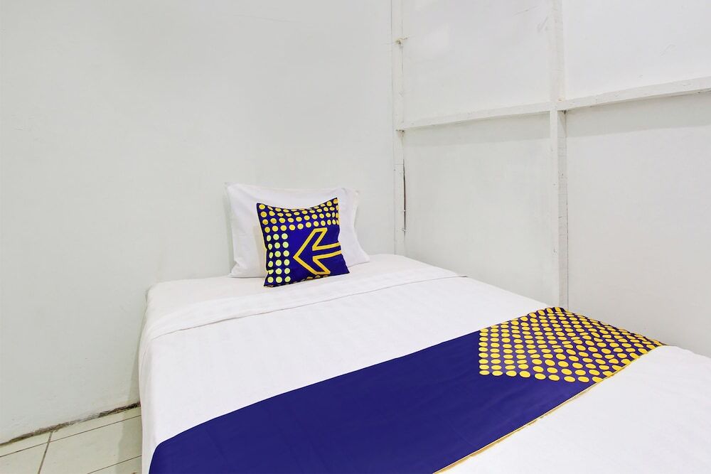 Семаранг: SPOT ON 92540 Karomah Kostel Syariah