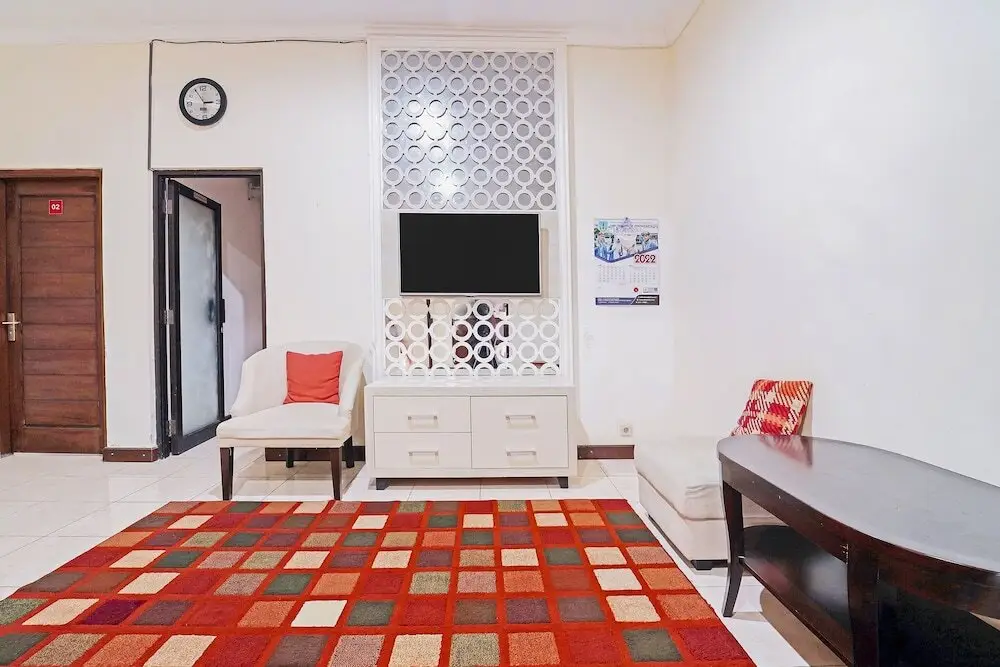 Депок: OYO 91342 Tatti Inn Syariah