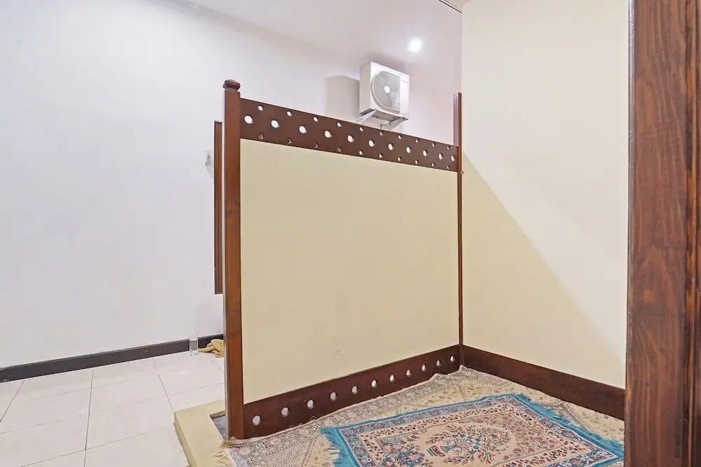 Депок: OYO 91342 Tatti Inn Syariah