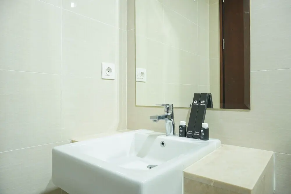 Джакарта: Strategic Location Studio Puri Mansion Apartment