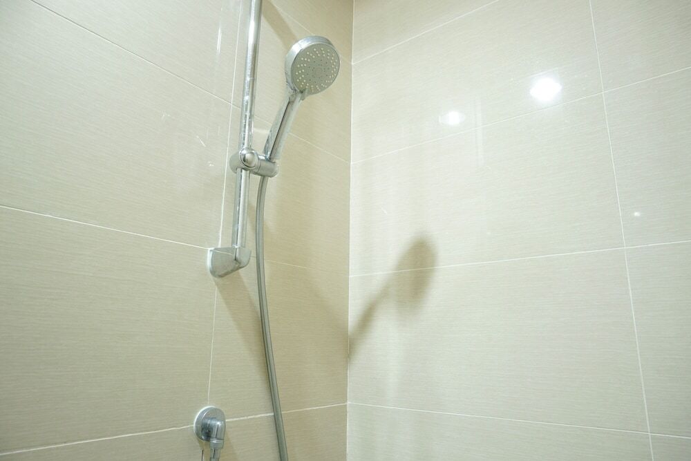 Джакарта: Strategic Location Studio Puri Mansion Apartment