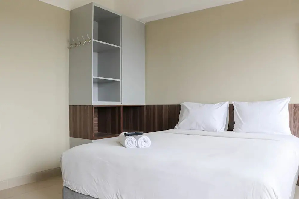 Бекаси: Modern Look And Homey Studio Apartment Gateway Park Lrt City