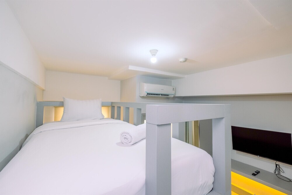 Бекаси: Elegant And Homey Studio Apartment Transpark Juanda Bekasi Timur