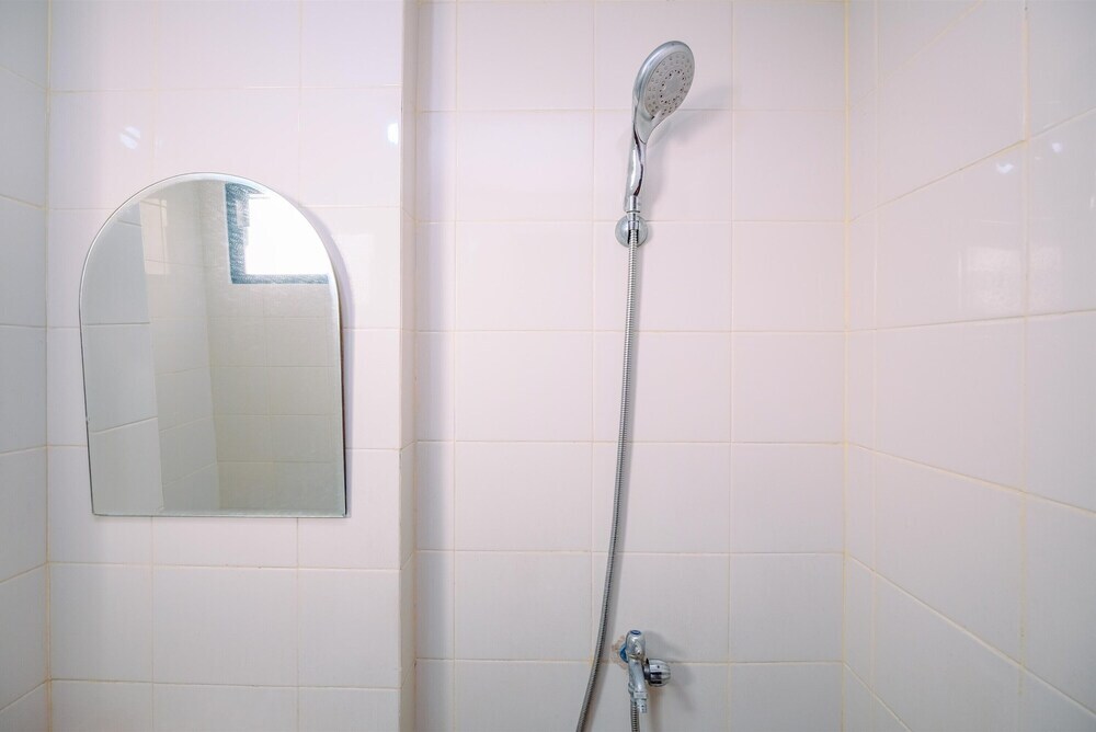 Бекаси: Comfortable and Tidy 2BR Lagoon Bekasi Town Square Apartment