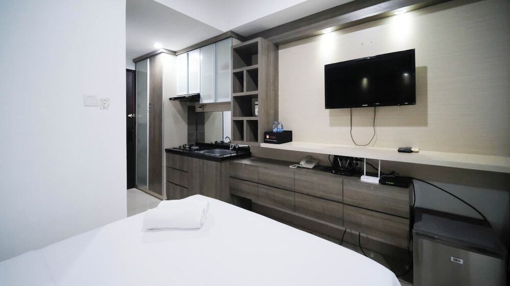 Сурабая: Homey Studio At Tamansari Papilio Apartment