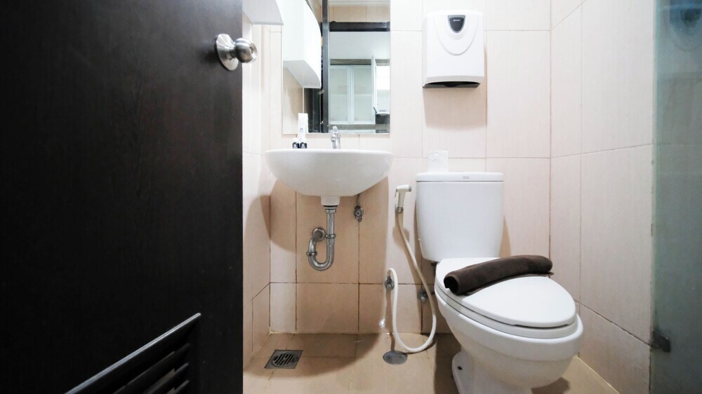 Сурабая: Homey Studio At Tamansari Papilio Apartment