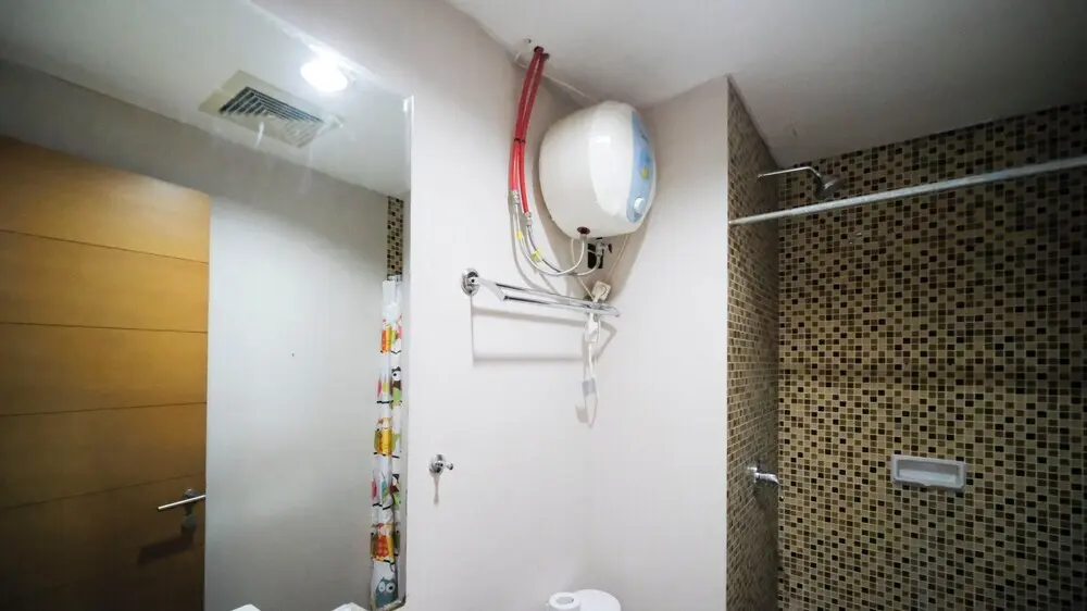 Сурабая: Spacious And Comfy 1Br Apartment Connected To Mall At Aryaduta Residence