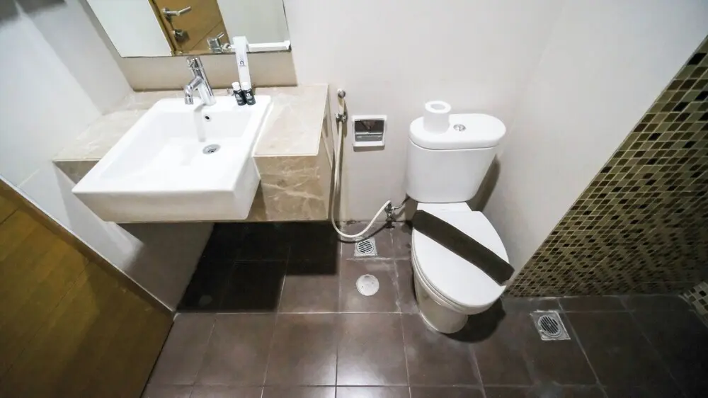 Сурабая: Spacious And Comfy 1Br Apartment Connected To Mall At Aryaduta Residence