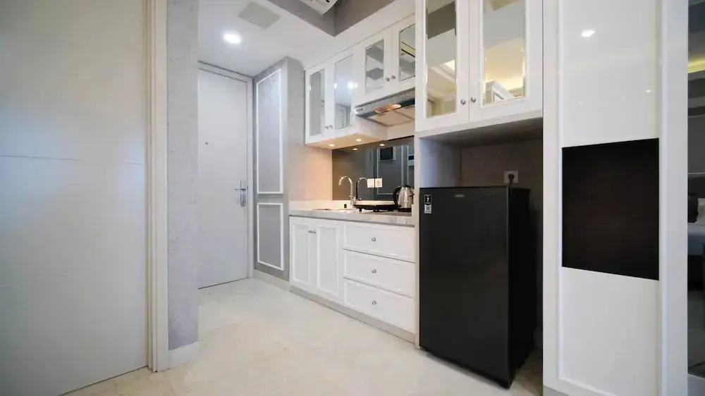Сурабая: Spacious Studio At La Riz Supermall Mansion Apartment