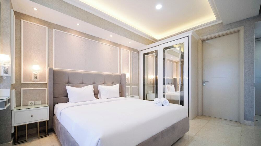 Сурабая: Spacious Studio At La Riz Supermall Mansion Apartment