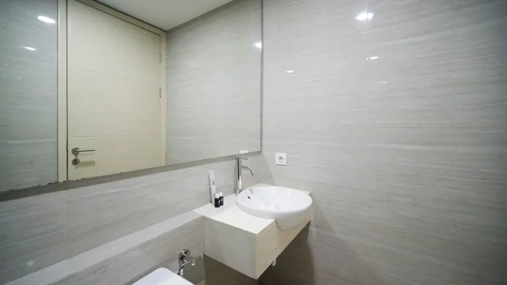 Сурабая: Spacious Studio At La Riz Supermall Mansion Apartment
