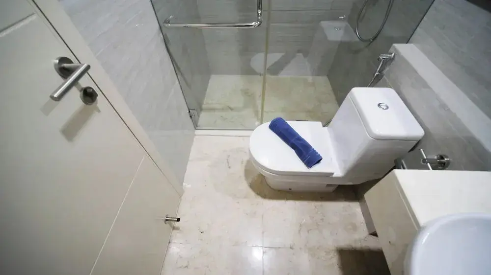 Сурабая: Spacious Studio At La Riz Supermall Mansion Apartment